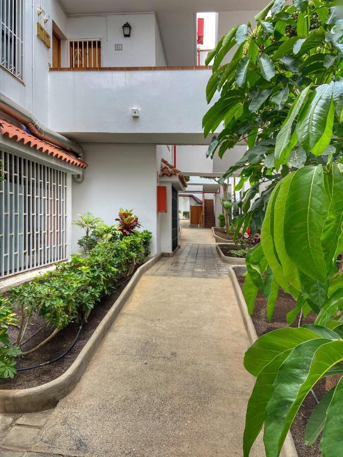 1 Bed Los Cristianos Near The Bus Station Arona  Extérieur photo